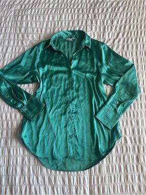 H&M Green Satin Long Sleeve Button Up Blouse (M)